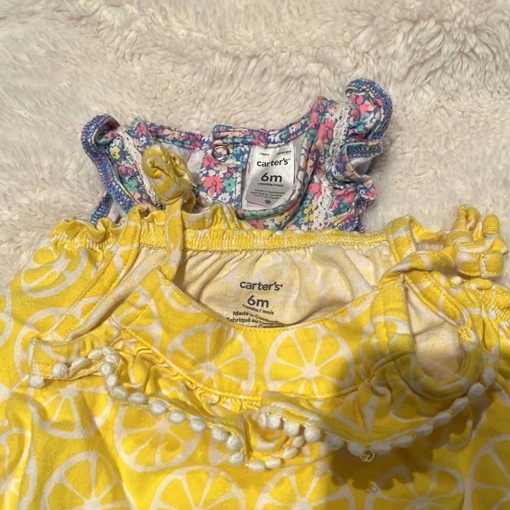 Bundle CARTERS 6 month pair of rompers